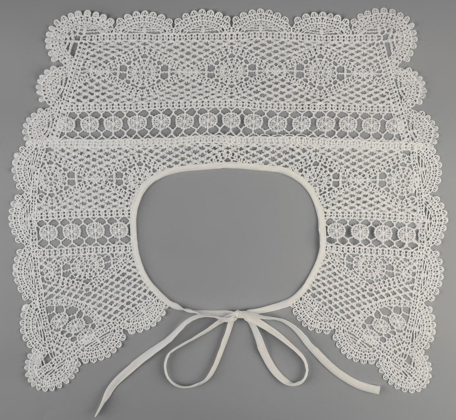 Воротник кружевной, 46 × 44 см, цвет белый