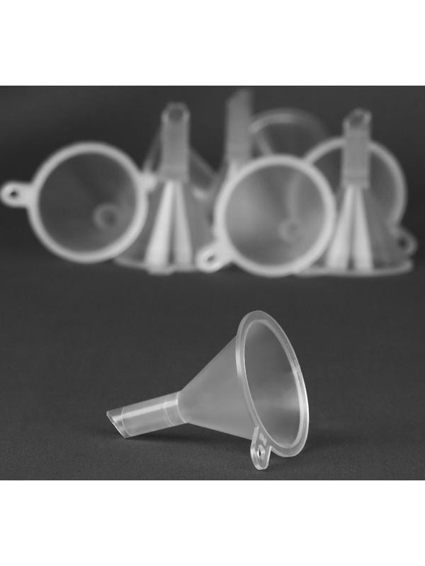 Воронка для бисера и страз, с держартелем, d = 0,6/3 × 4,2 см