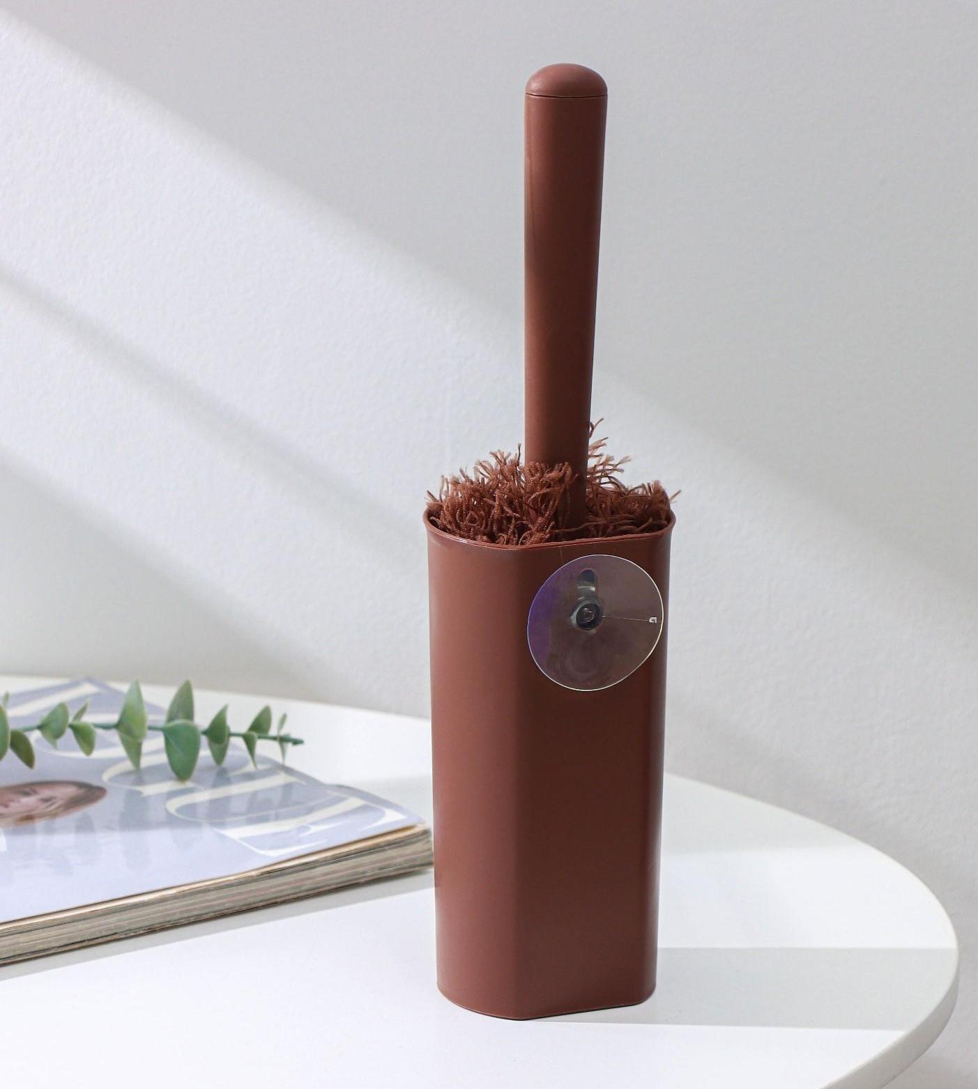 Щётка для удаления пыли Доляна «Антистатик», 29 см, с подставкой на присоске, микрофибра, цвет коричневый