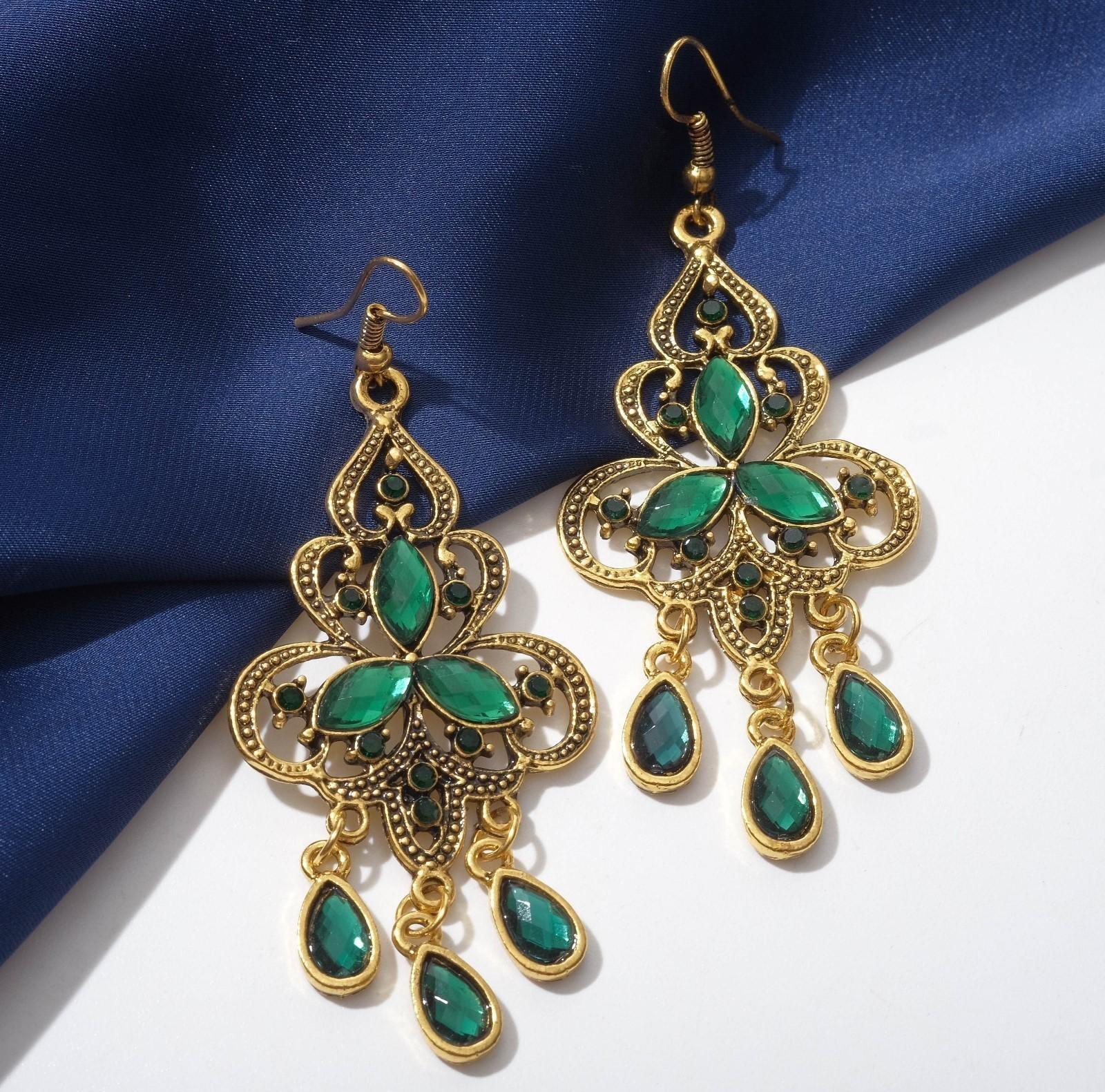 Серьги висячие со стразами 