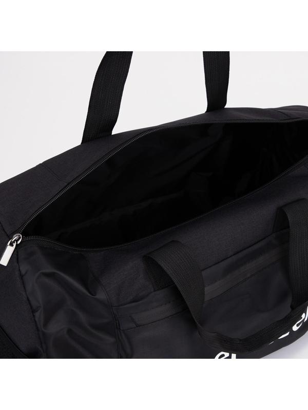 Сумка спортивная на молнии, 3 наружных кармана, длинный ремень, цвет чёрный