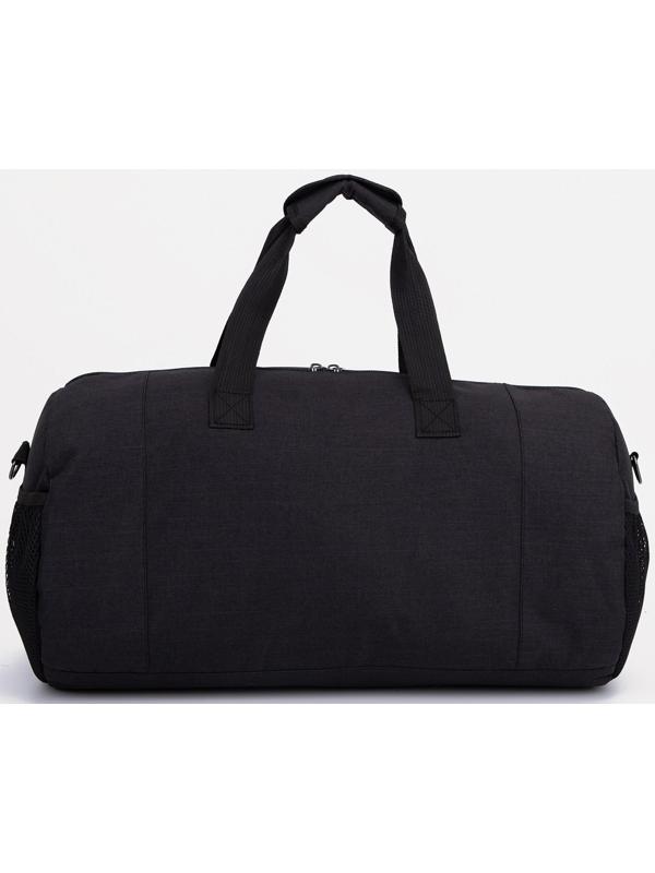 Сумка спортивная на молнии, 3 наружных кармана, длинный ремень, цвет чёрный