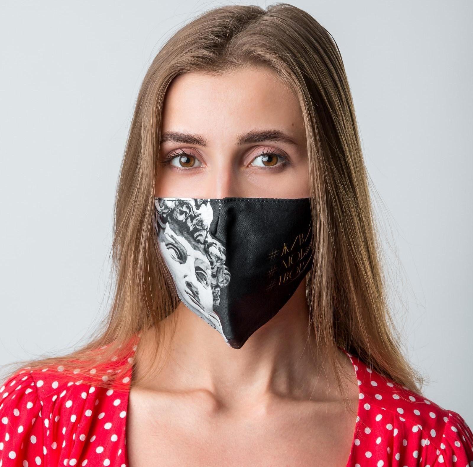 Маска тканевая с регулирующимися завязками 