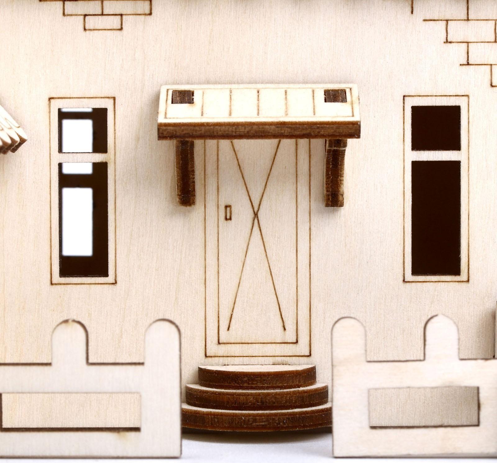 Сборная модель «Домик с двориком»