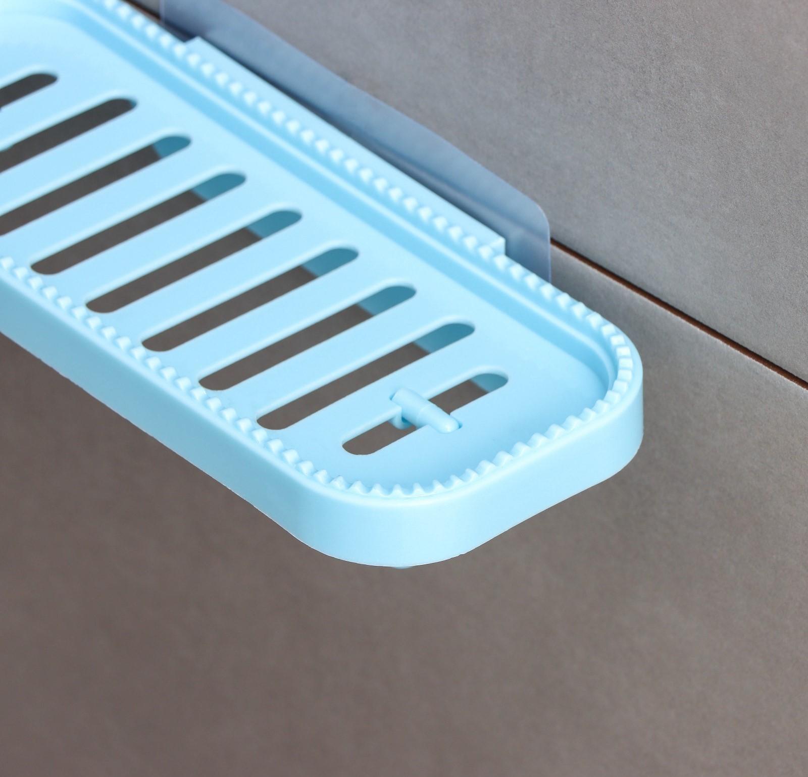 Полочка угловая на присосках Доляна, цвет МИКС