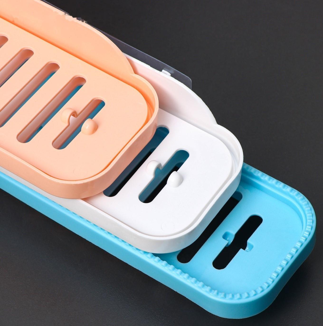 Полочка угловая на присосках Доляна, цвет МИКС