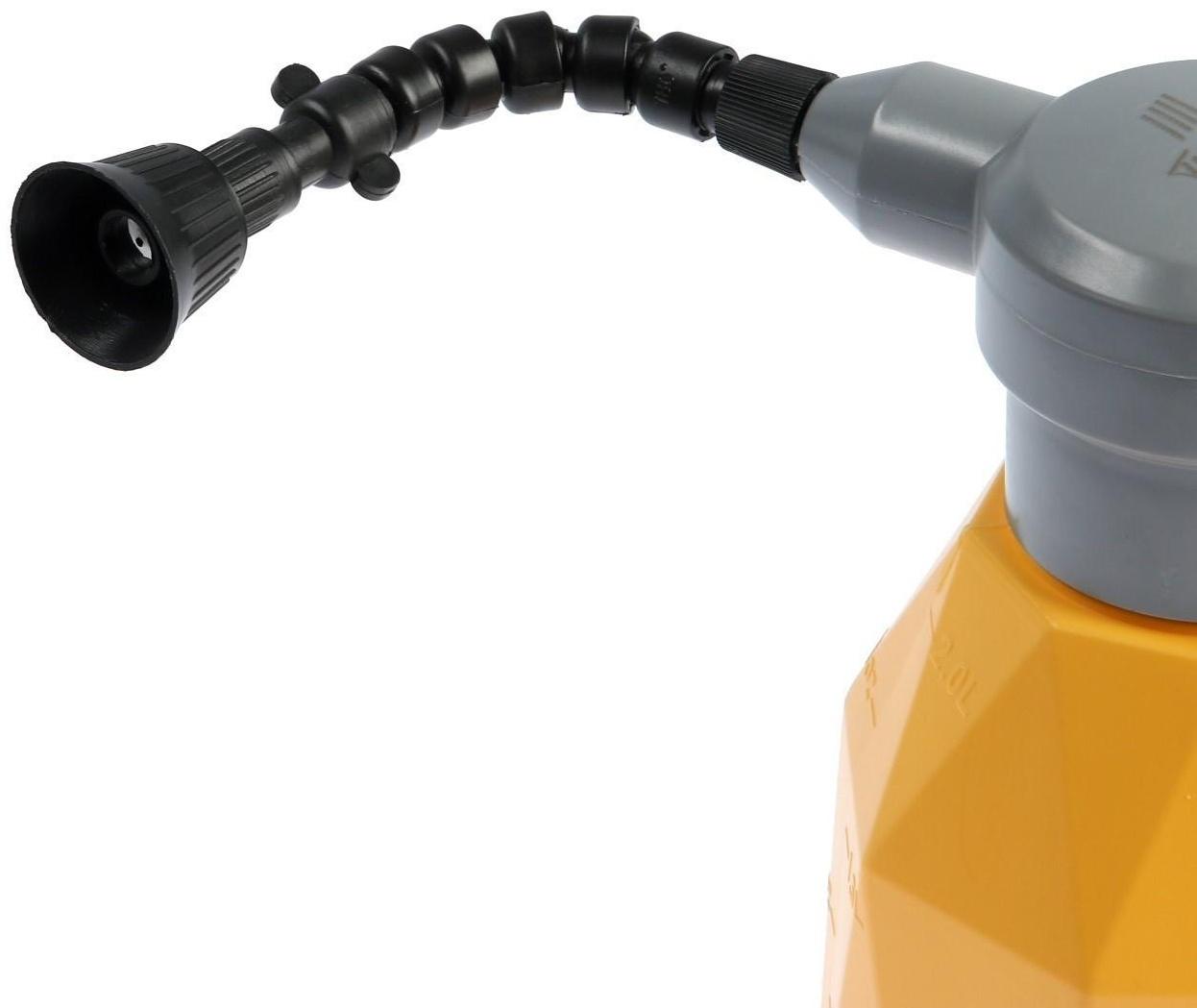 Опрыскиватель аккумуляторный ТУНДРА, 3.7 В, 2 Ач, 2 л, 0.7 л/мин, гибкая насадка