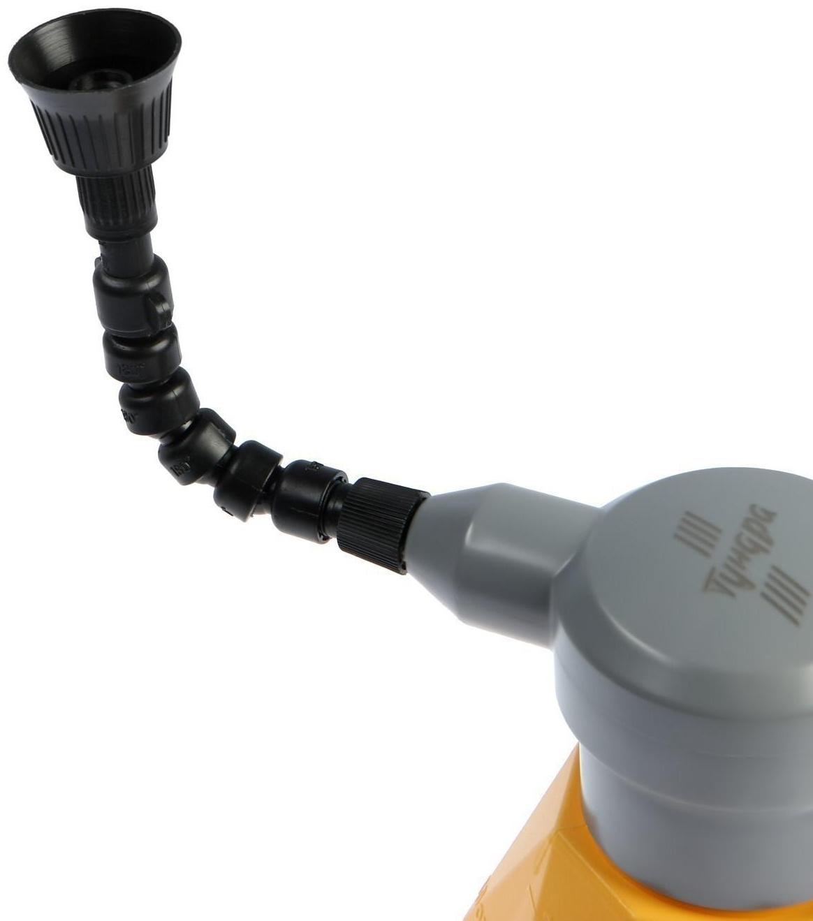 Опрыскиватель аккумуляторный ТУНДРА, 3.7 В, 2 Ач, 2 л, 0.7 л/мин, гибкая насадка