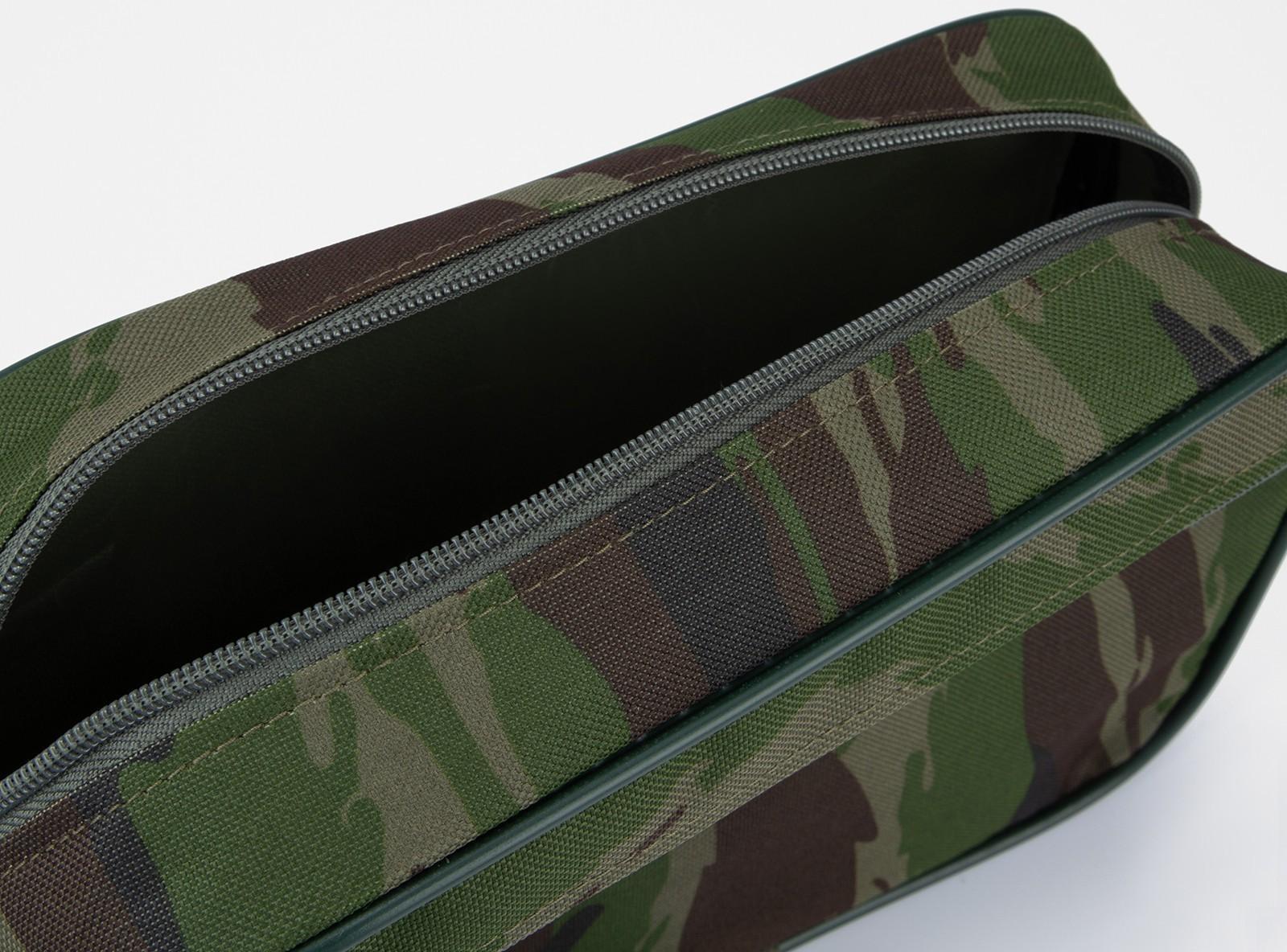 Косметичка на молнии, цвет зелёный/камуфляж