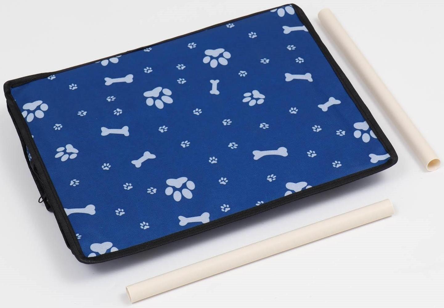 Автокресло для животных 40*30*25 см, синее с белыми лапками и косточками