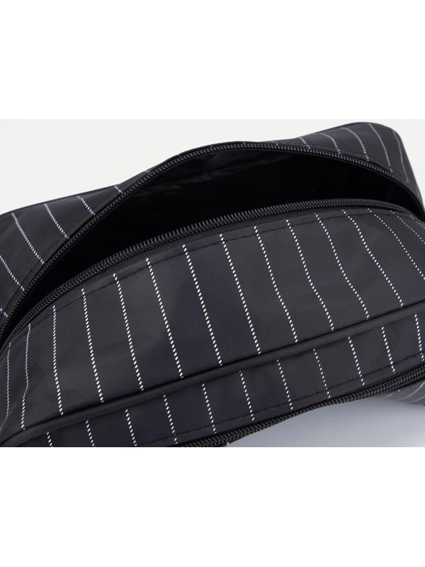 Косметичка на молнии, наружный карман, цвет чёрный