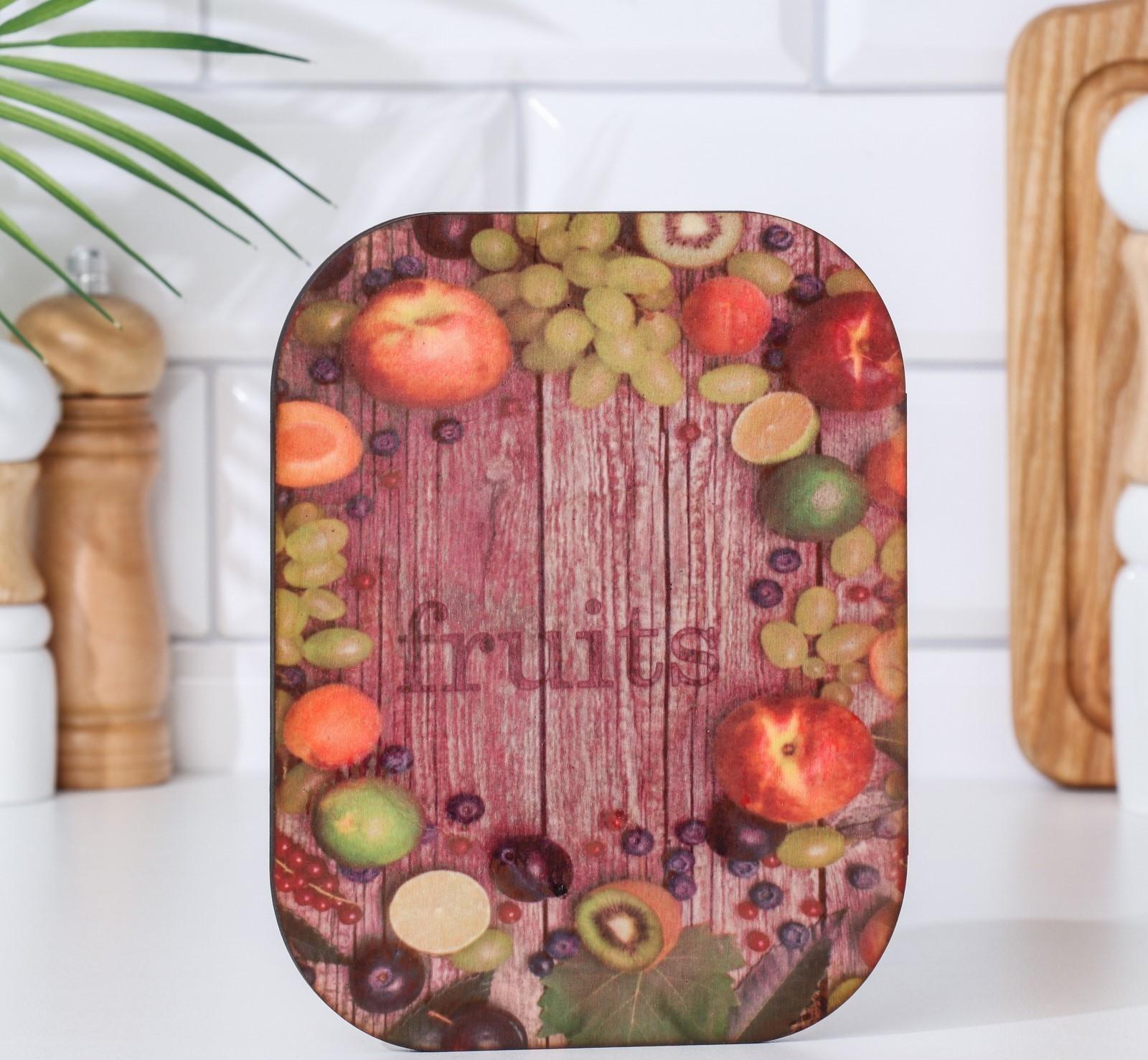 Набор деревянная разделочная доска и подставка под горячее с декором 