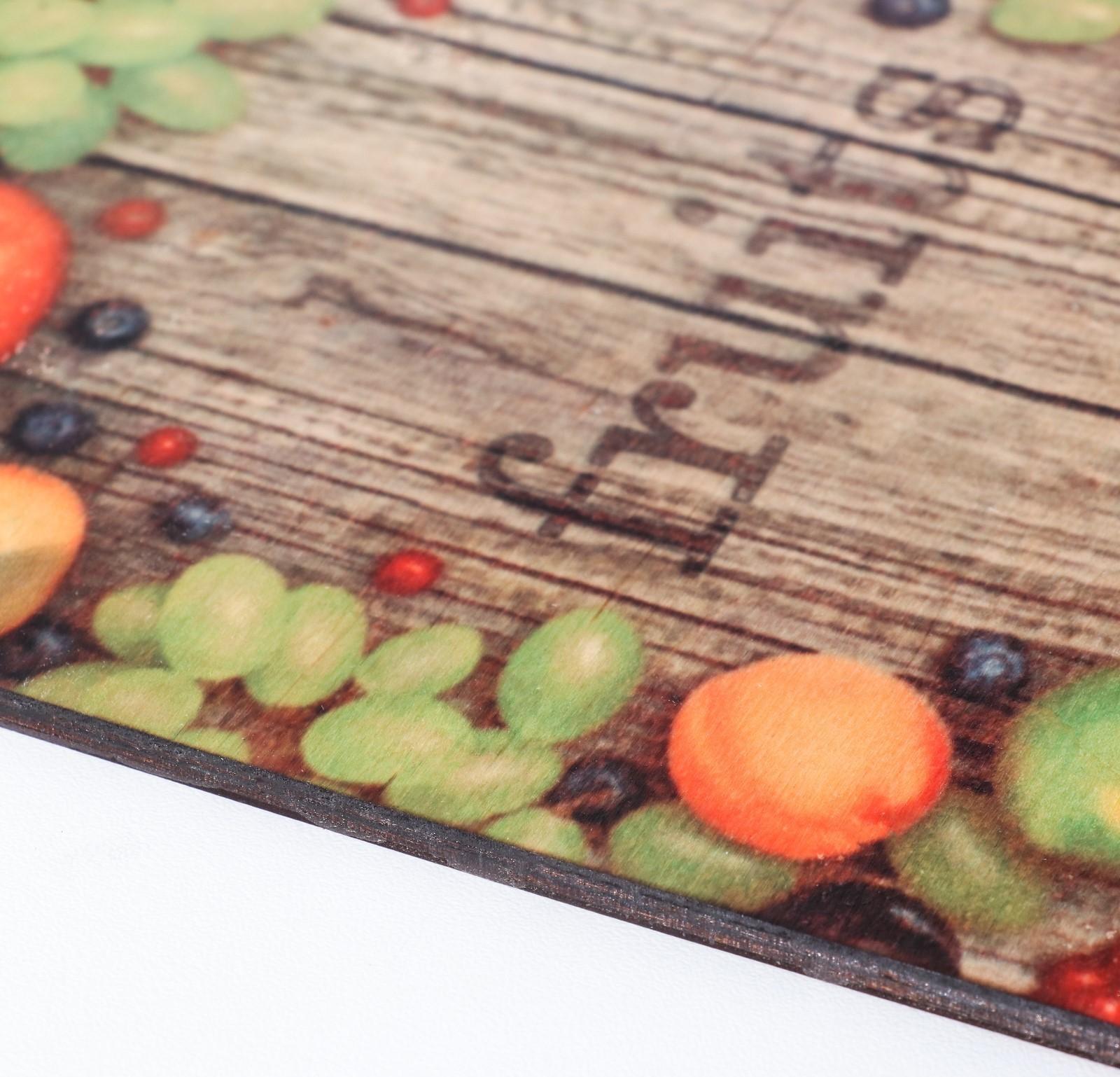 Набор деревянная разделочная доска и подставка под горячее с декором 