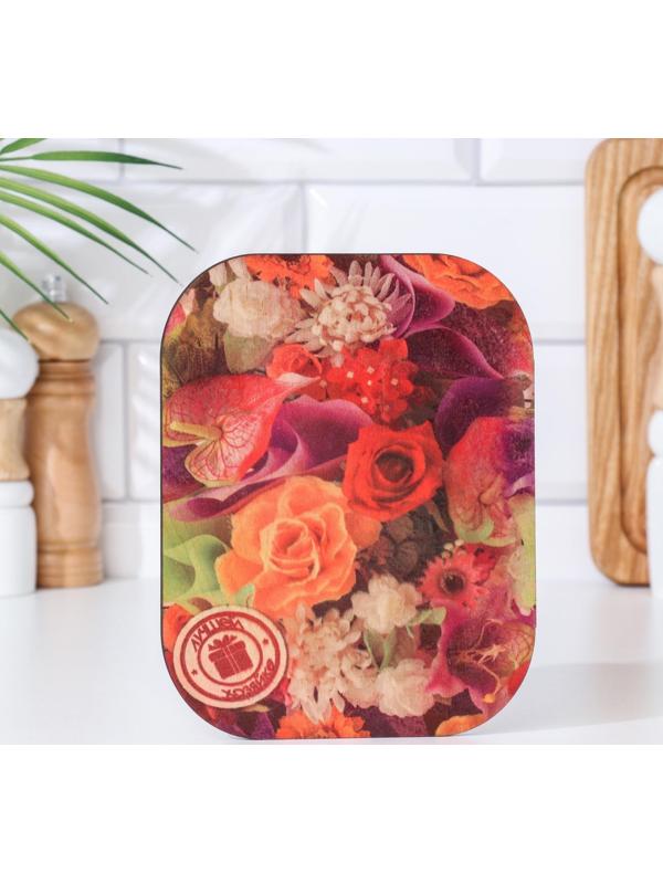 Набор деревянная разделочная доска и подставка под горячее с декором 