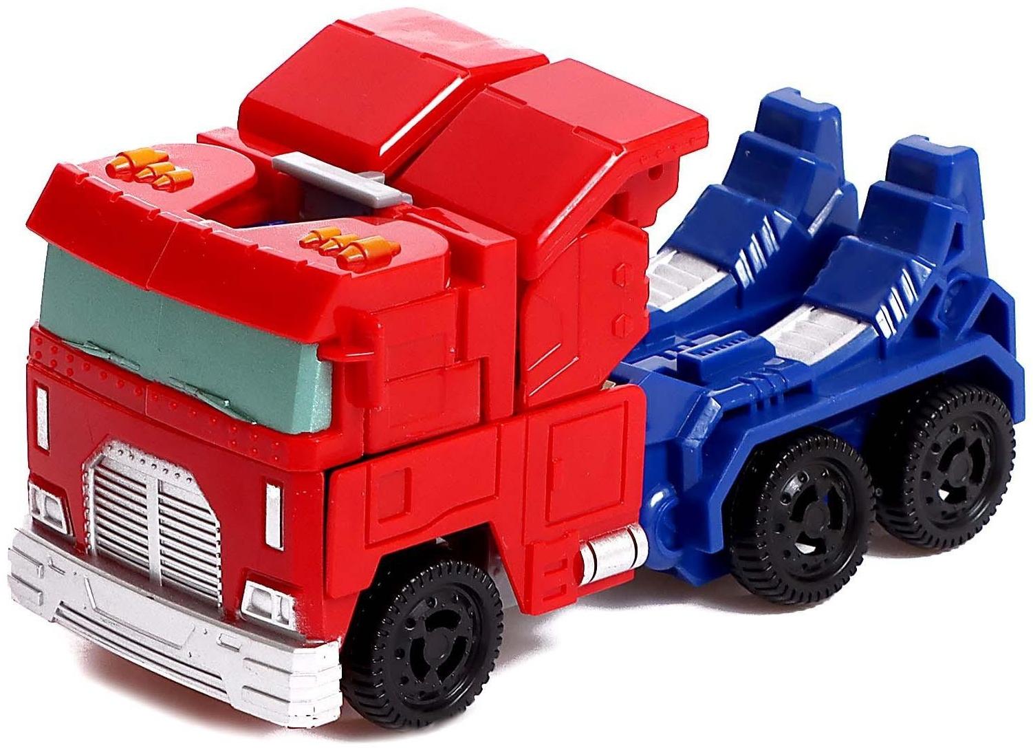 Робот «Лидер автоботов», трансформируется