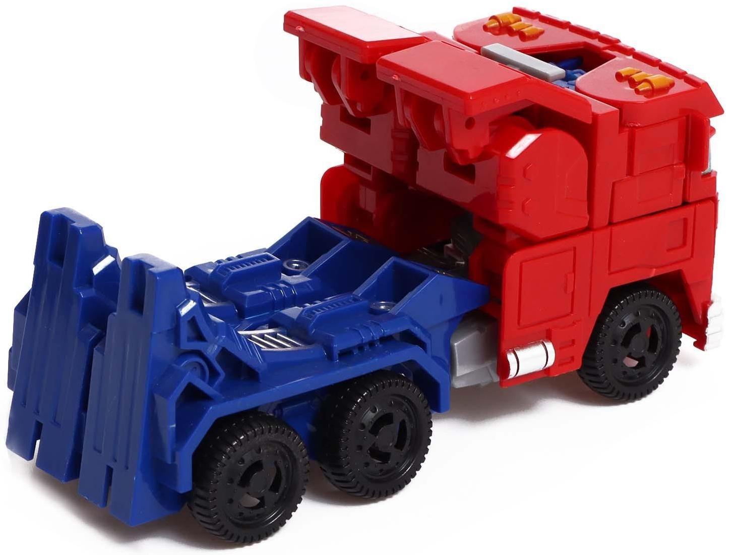 Робот «Лидер автоботов», трансформируется