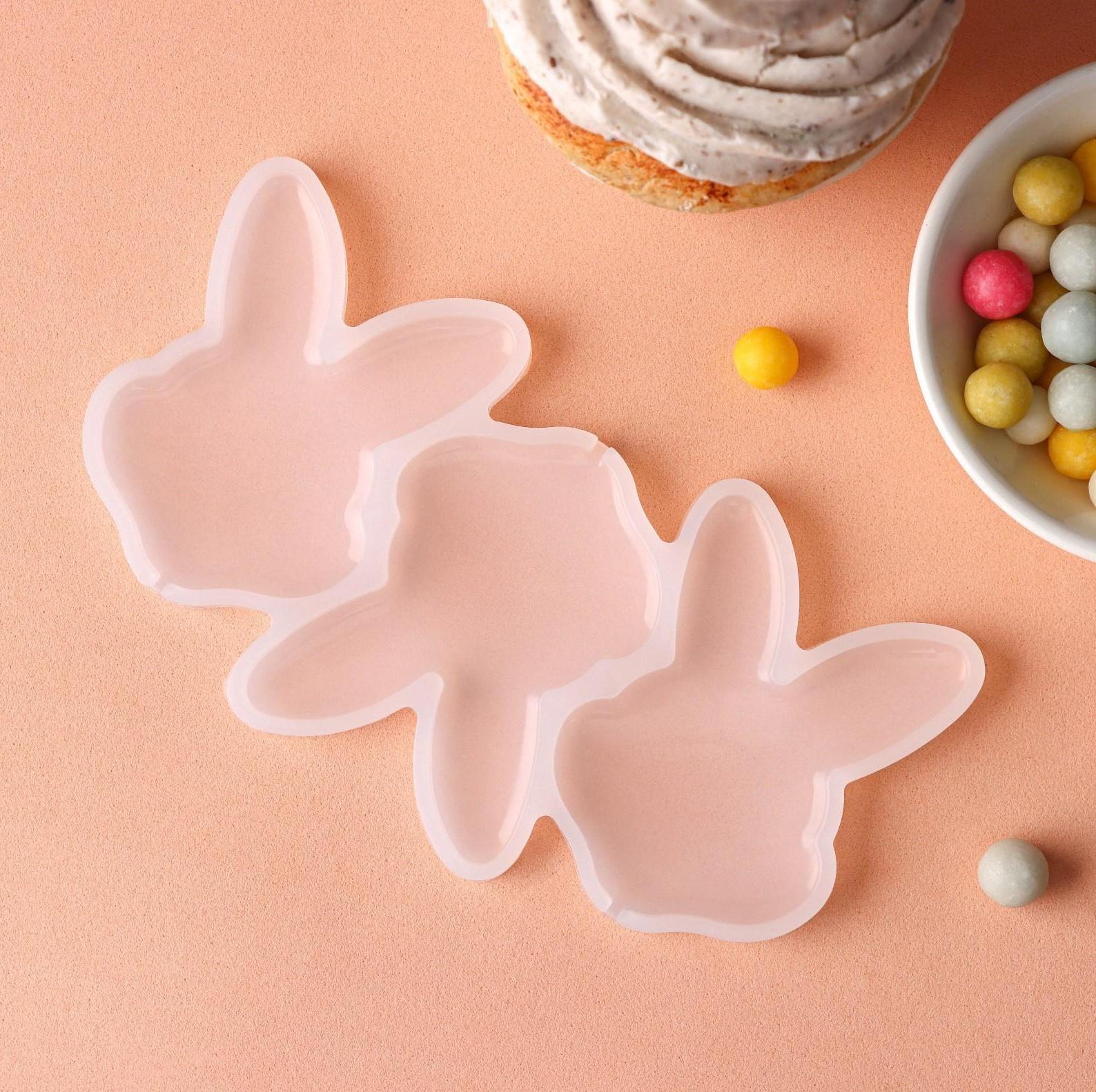 Форма для леденцов Доляна «Заяц»,13×7,5×0,7 см, 3 ячейки