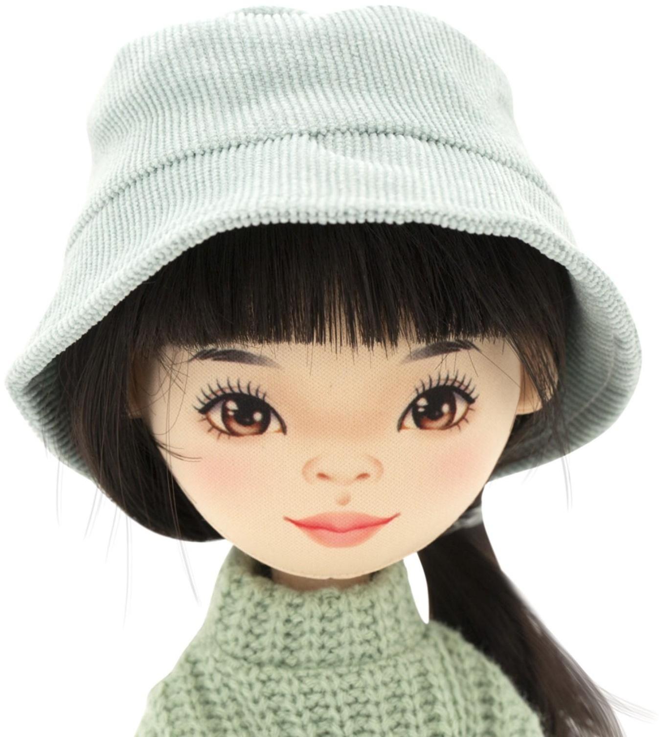 Мягкая кукла Lilu «В зеленом свитере», 32 см, серия: Весна