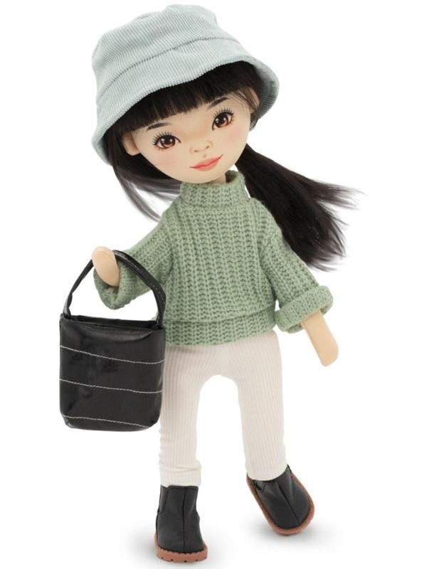 Мягкая кукла Lilu «В зеленом свитере», 32 см, серия: Весна