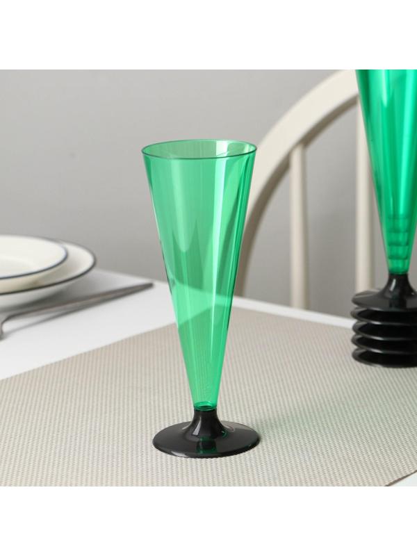 Фужер одноразовый «Конус», 150-180 мл, 6 шт в упаковке, цвет зелёный с чёрной ножкой