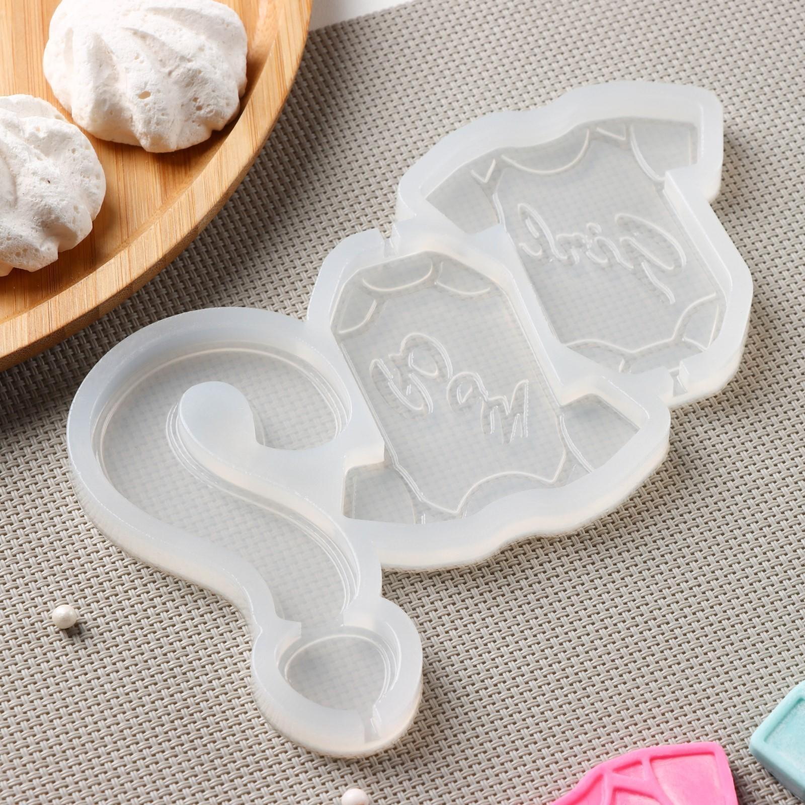 Силиконовая форма «Мальчик или девочка?», 16,5×10,5 см, знак 5,5×9,5 см, распашёнка 6,5×6,5 см, цвет прозрачный