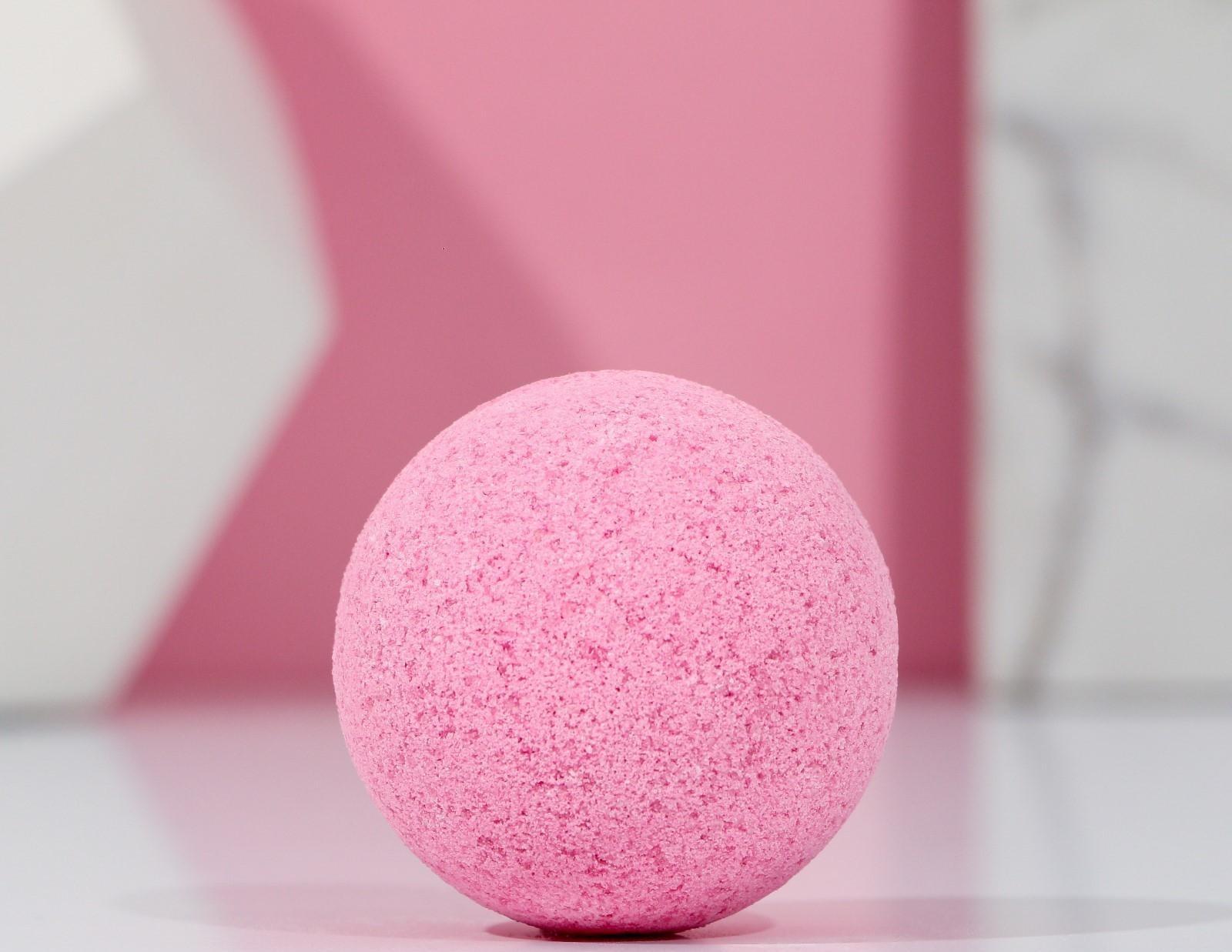 Бомбочка для ванны с предсказанием внутри 