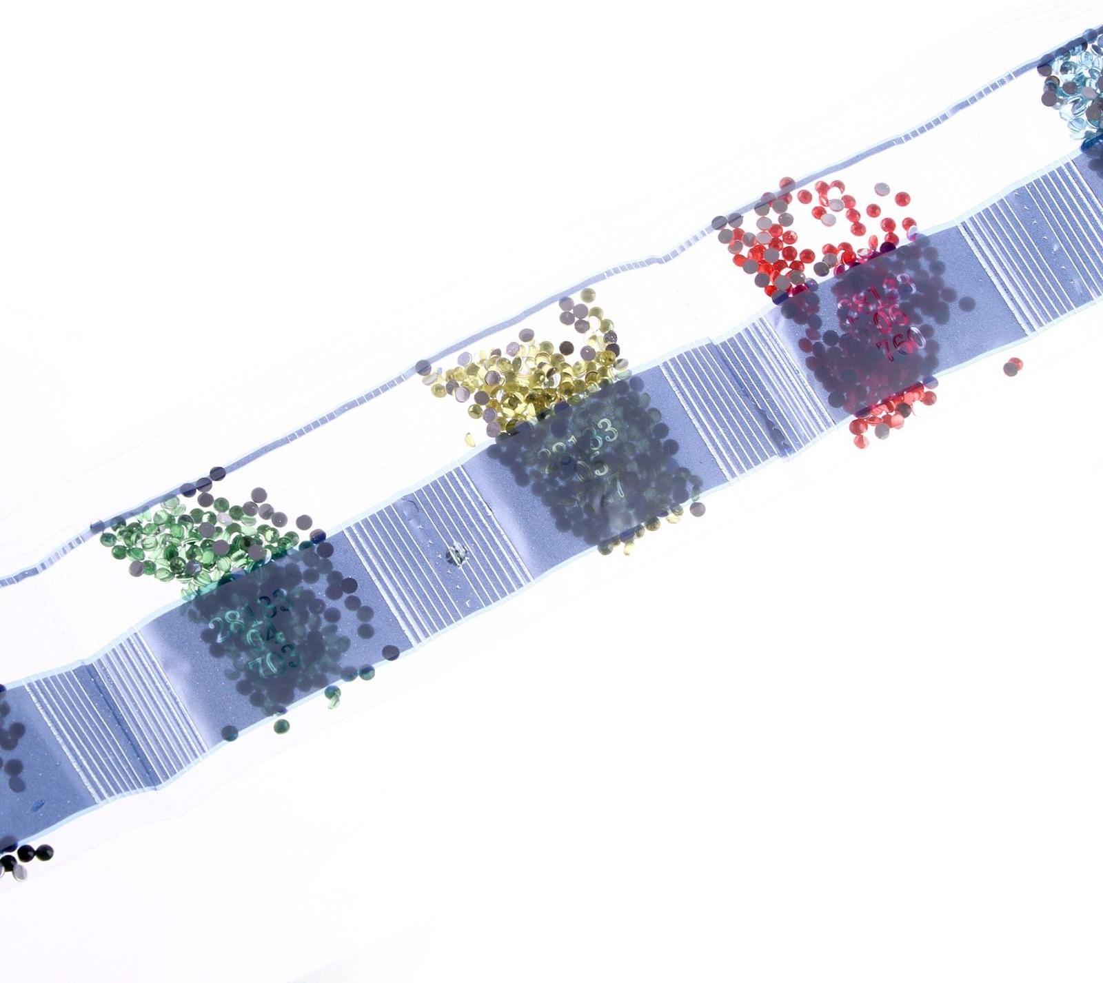 Алмазная вышивка с частичным заполнением «Девочка» и гравюра «Кошачьи нежности» А5