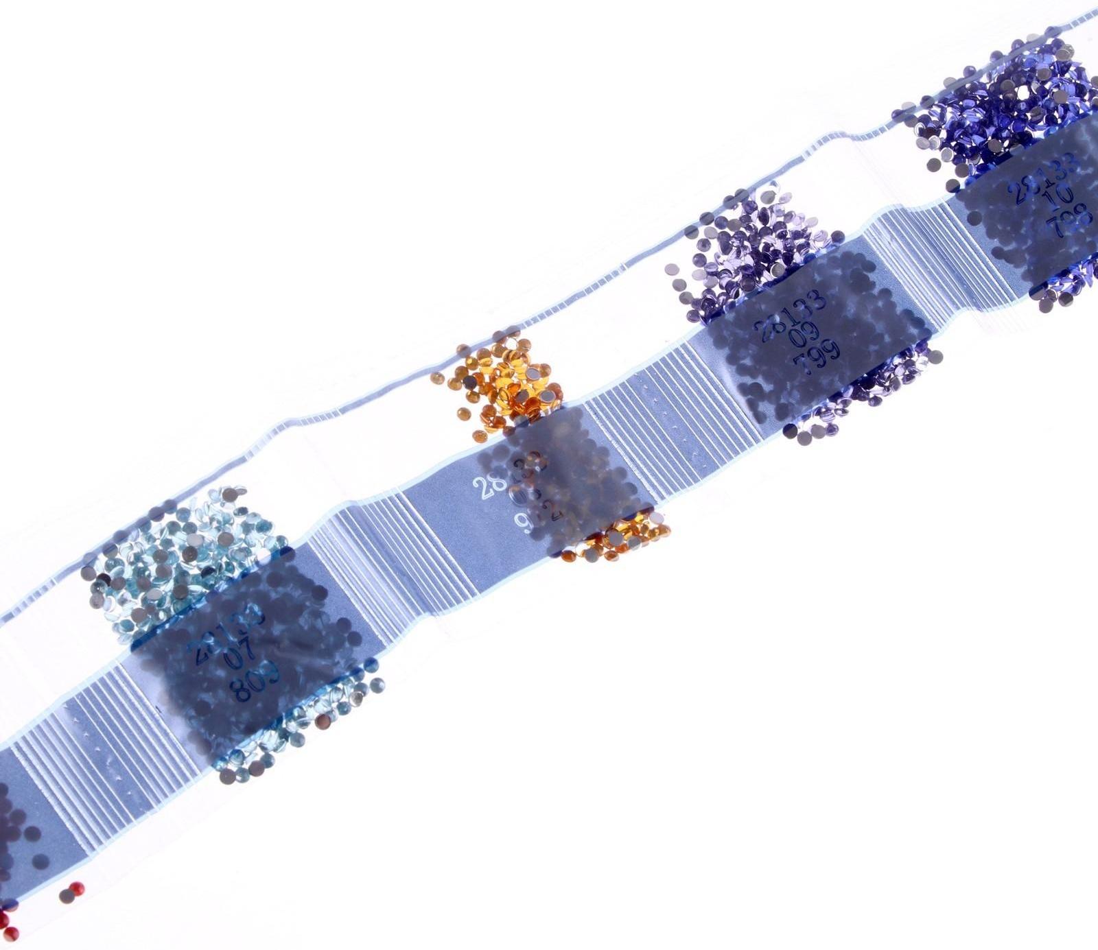 Алмазная вышивка с частичным заполнением «Девочка» и гравюра «Кошачьи нежности» А5