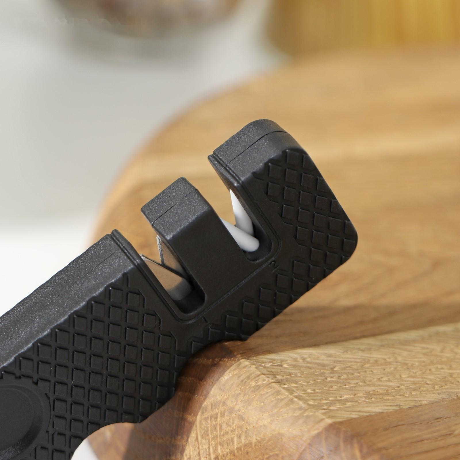 Точилка для ножей «Ловкач», 2 деления, цвет чёрный