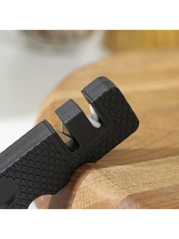 Точилка для ножей «Ловкач», 2 деления, цвет чёрный