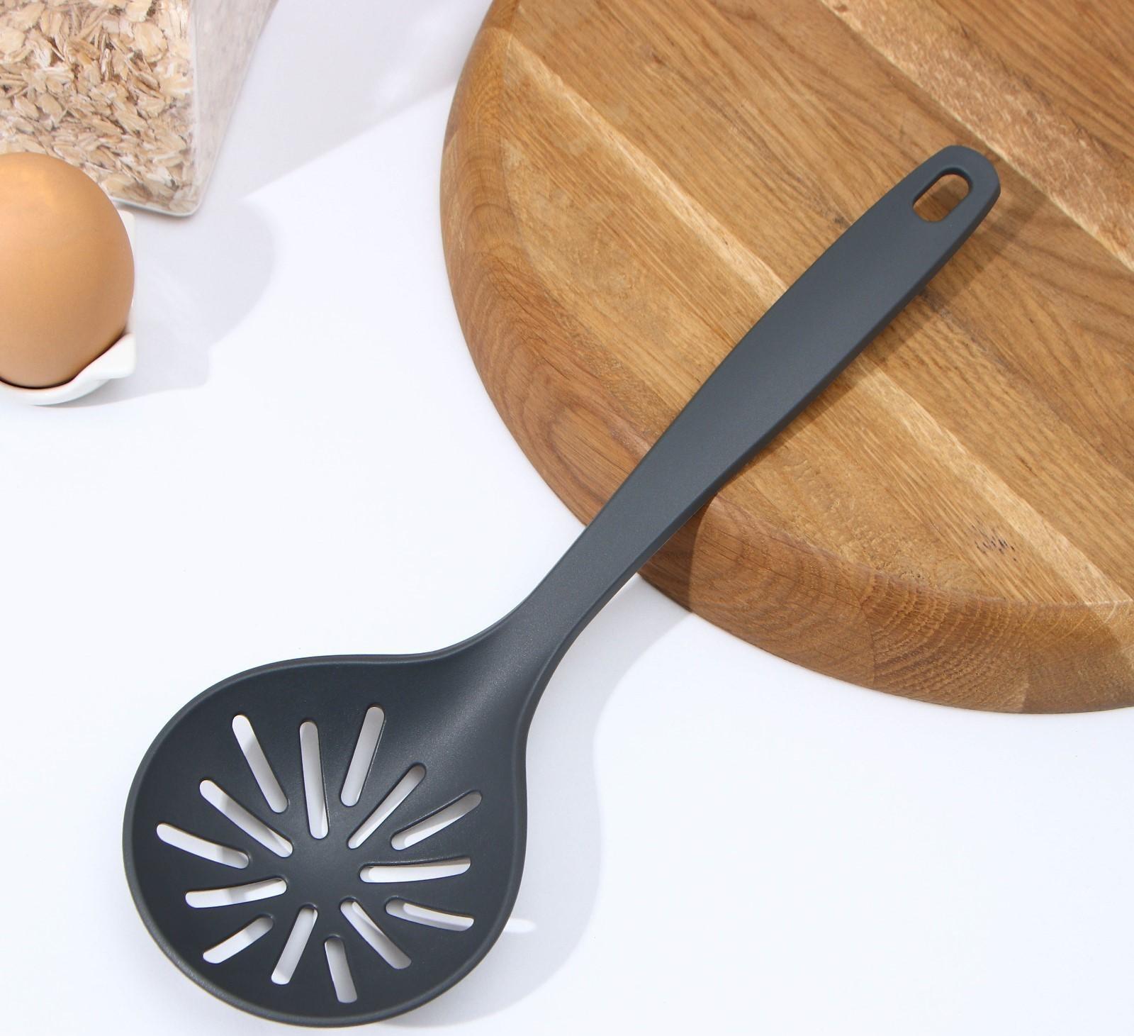 Шумовка, 28 см, цвет серый