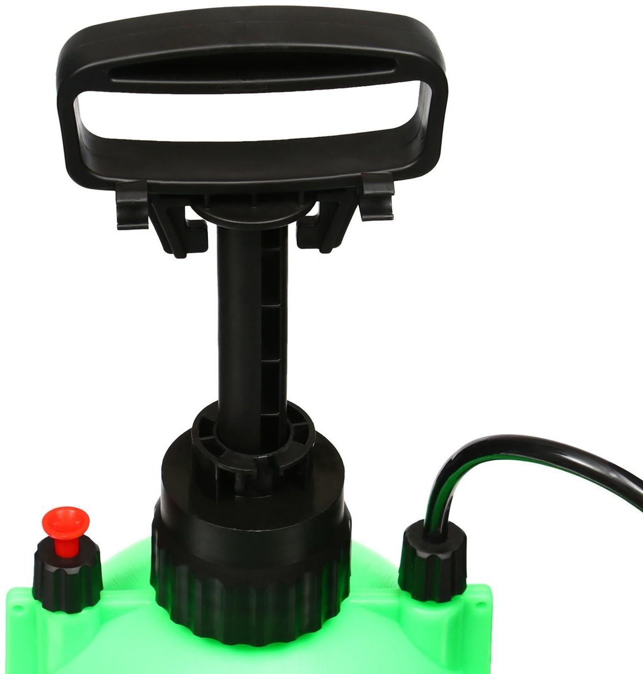 Опрыскиватель помповый, 5 л, пластиковый брандспойт, «Лазурит»