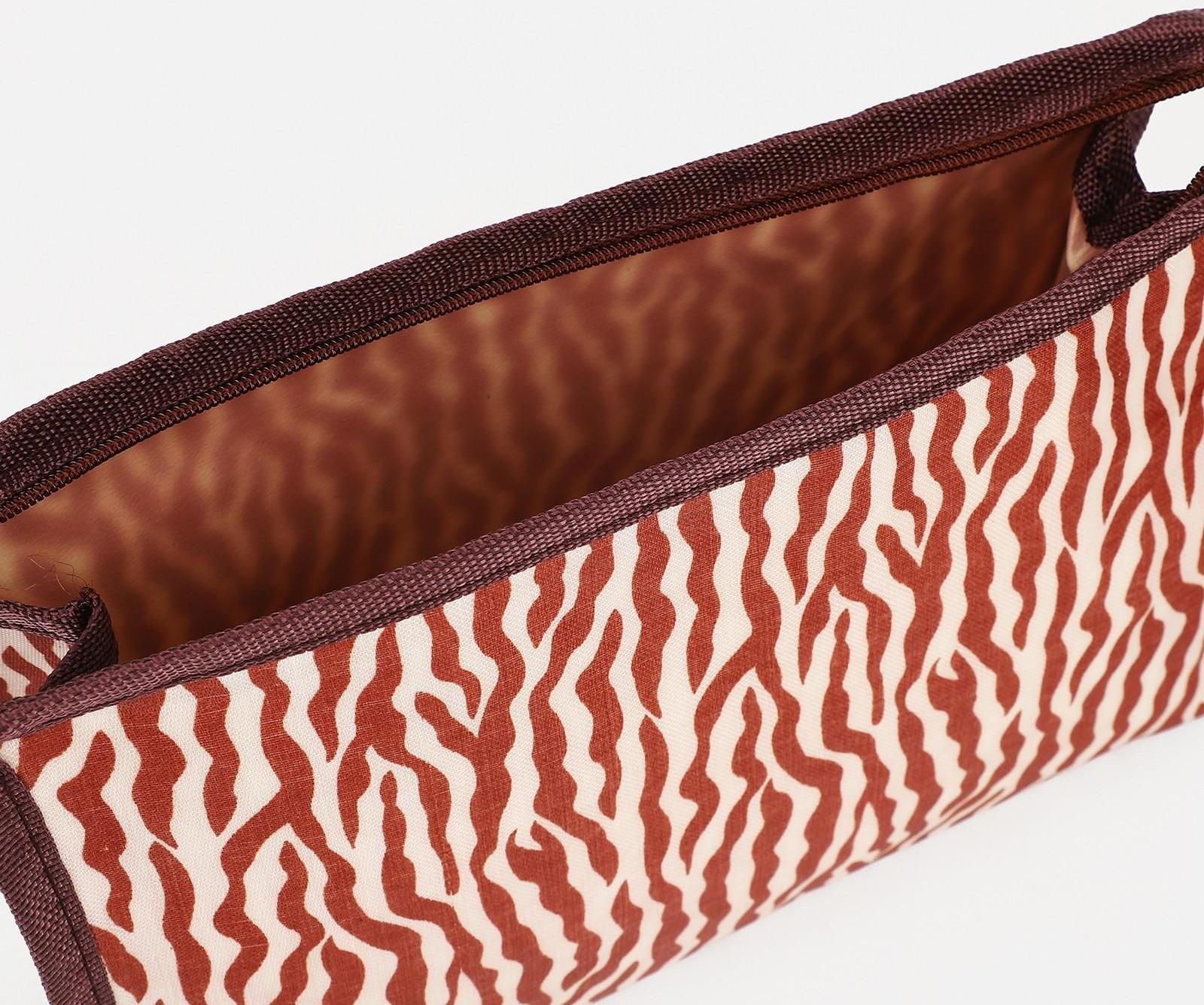 Косметичка на молнии, цвет коричневый