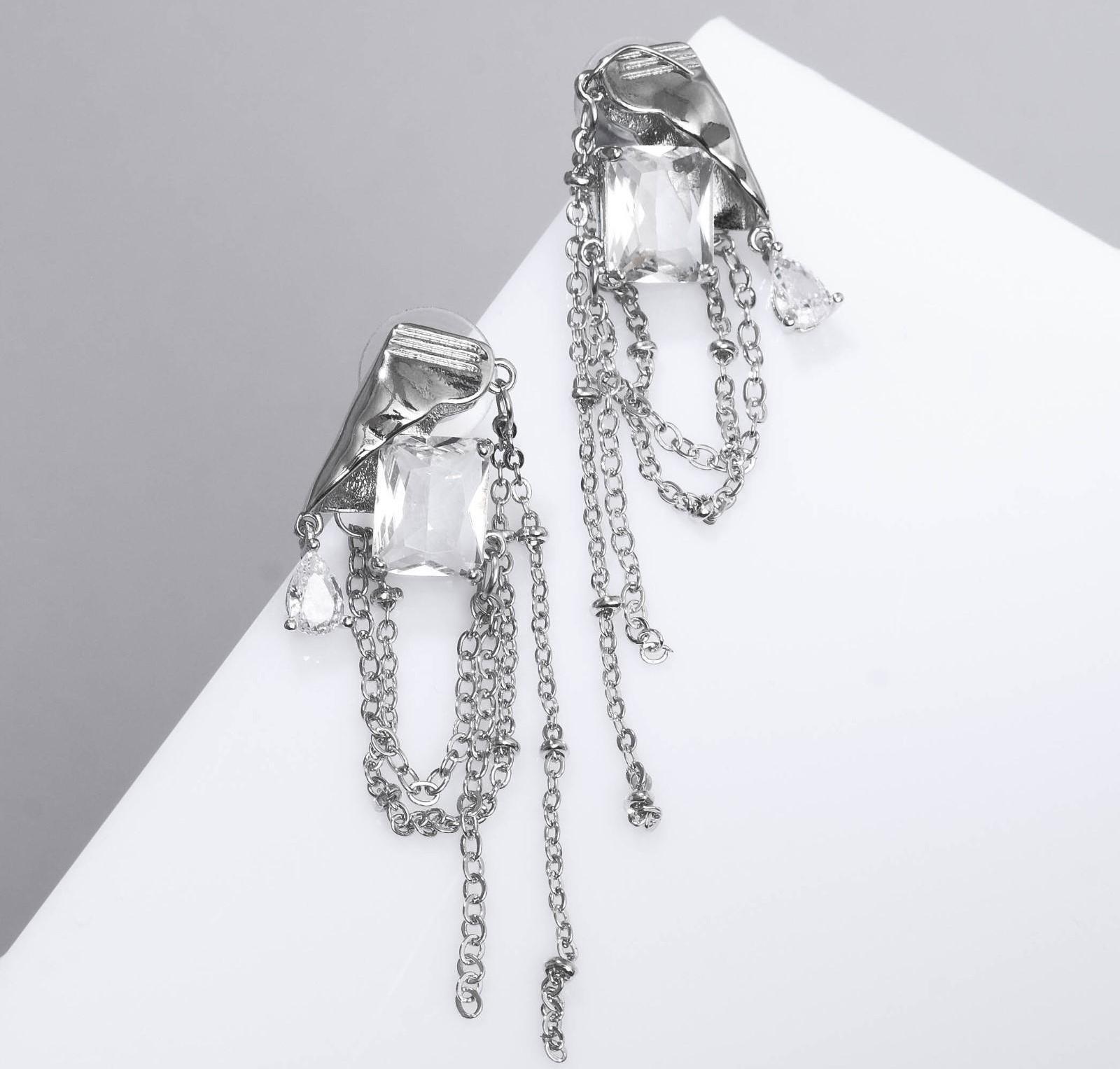 Серьги со стразами 