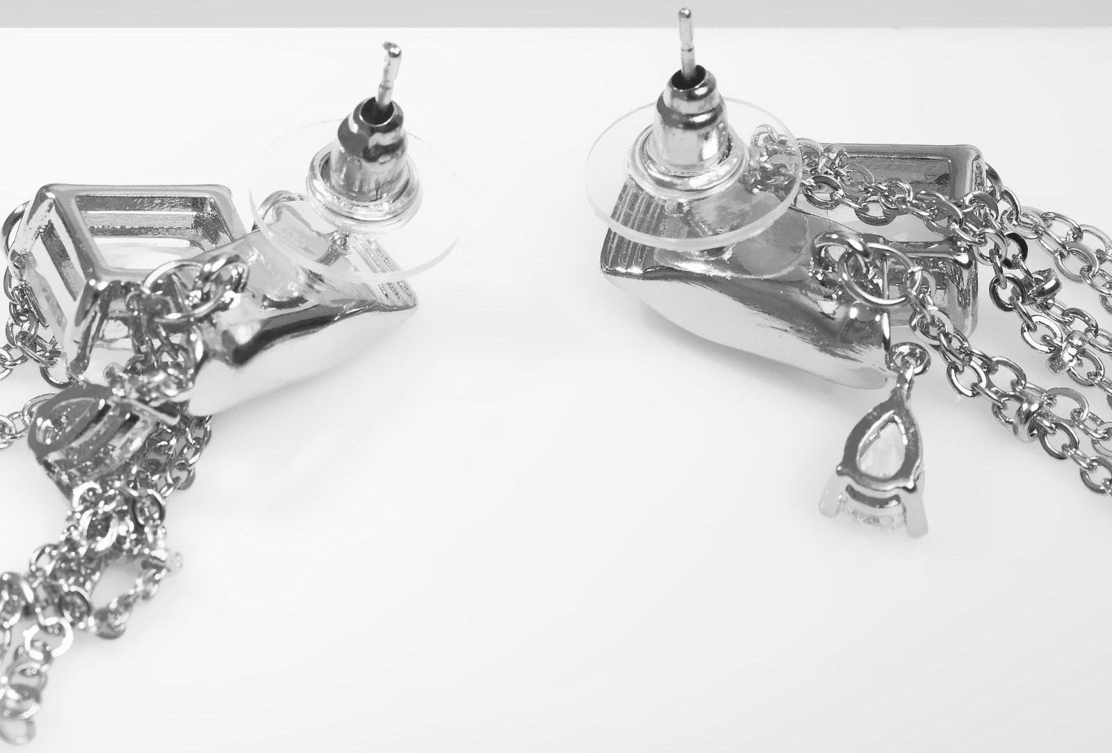 Серьги со стразами 