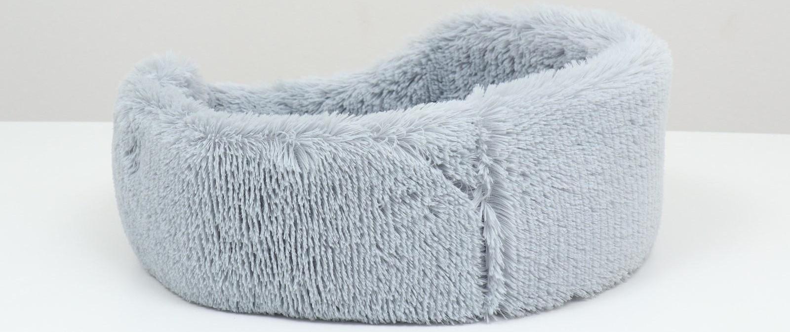 Лежак с подушкой мех, сатин, периотек,  40 х 40 х 16 см, серый