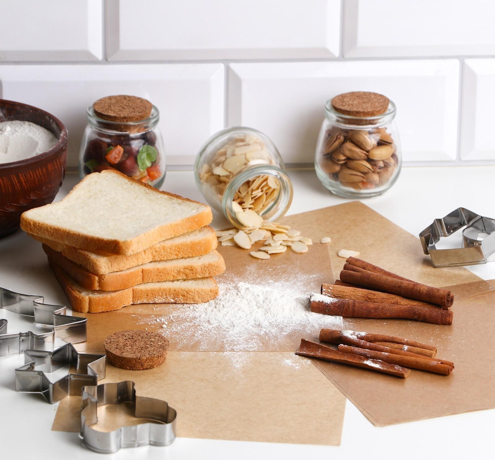 Бумага парафинированная, без печати, в листах, бурые 0,18 х 0,18 м