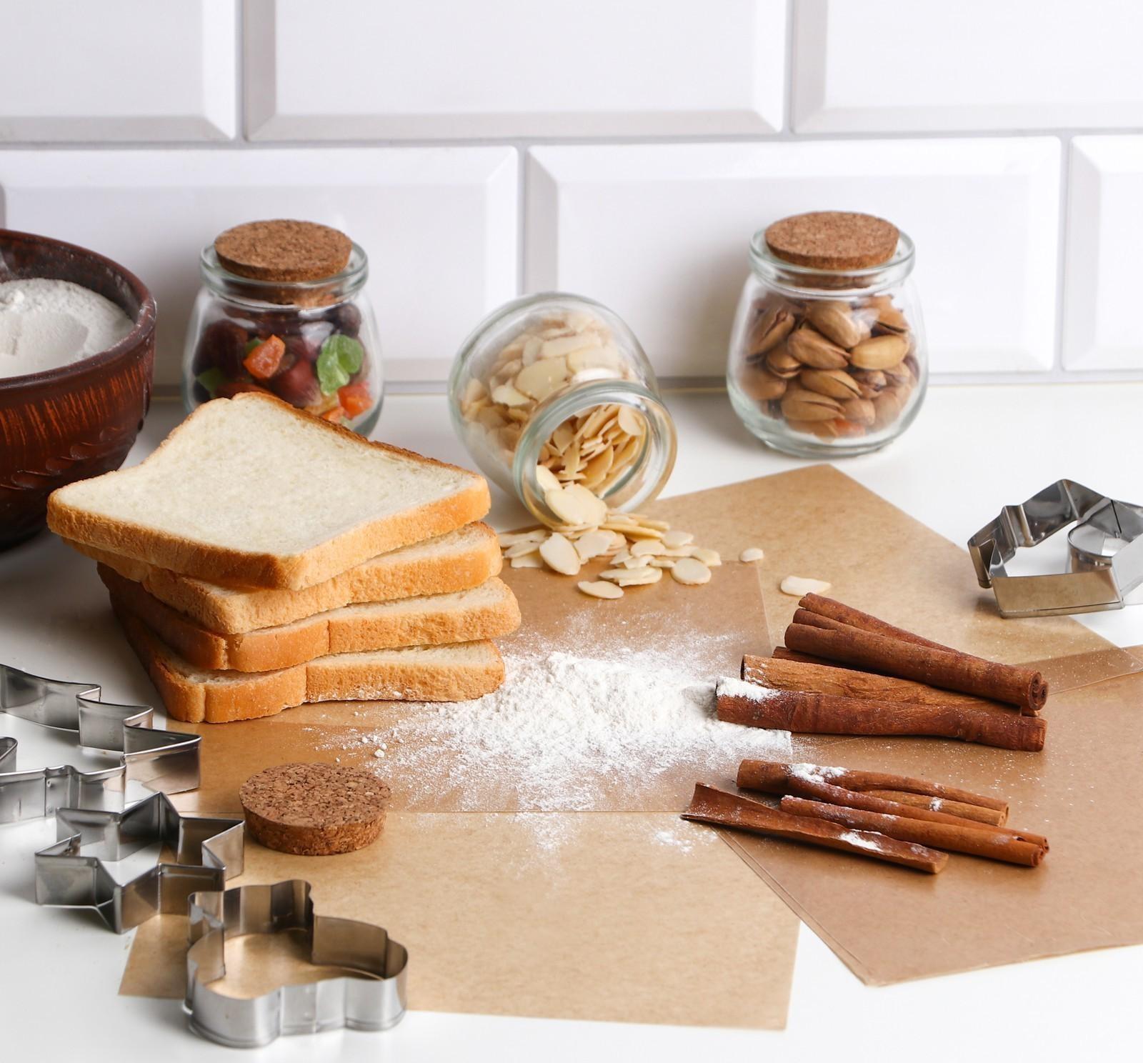 Бумага парафинированная, без печати, в листах, бурые 0,18 х 0,18 м