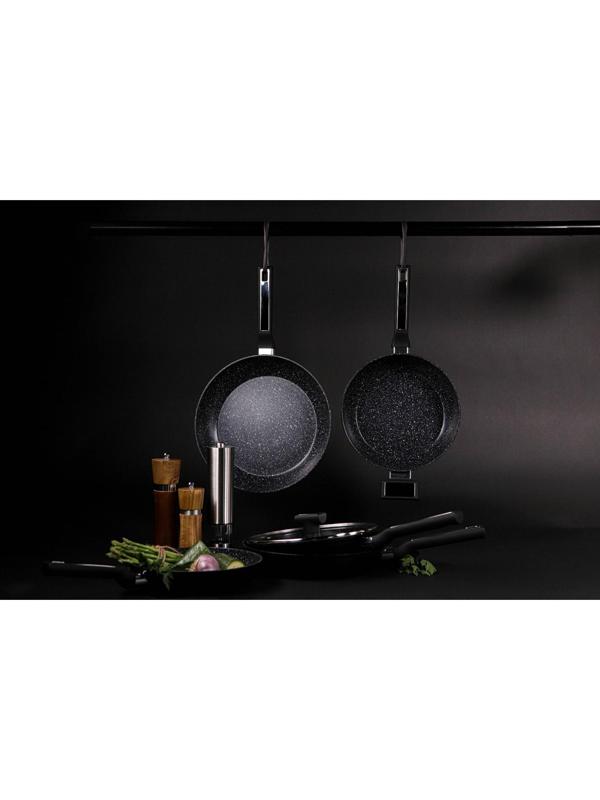 Сковорода Magistro Warrior, d=26 см, h=4,9 см, ручка soft-touch, антипригарное покрытие, индукция