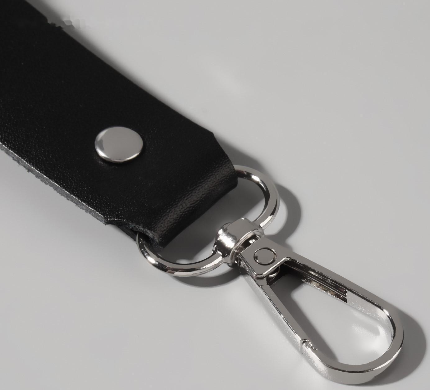 Ручка для сумки из натуральной кожи, с карабинами, 30 ± 2 см × 2,5 см, цвет чёрный/серебряный