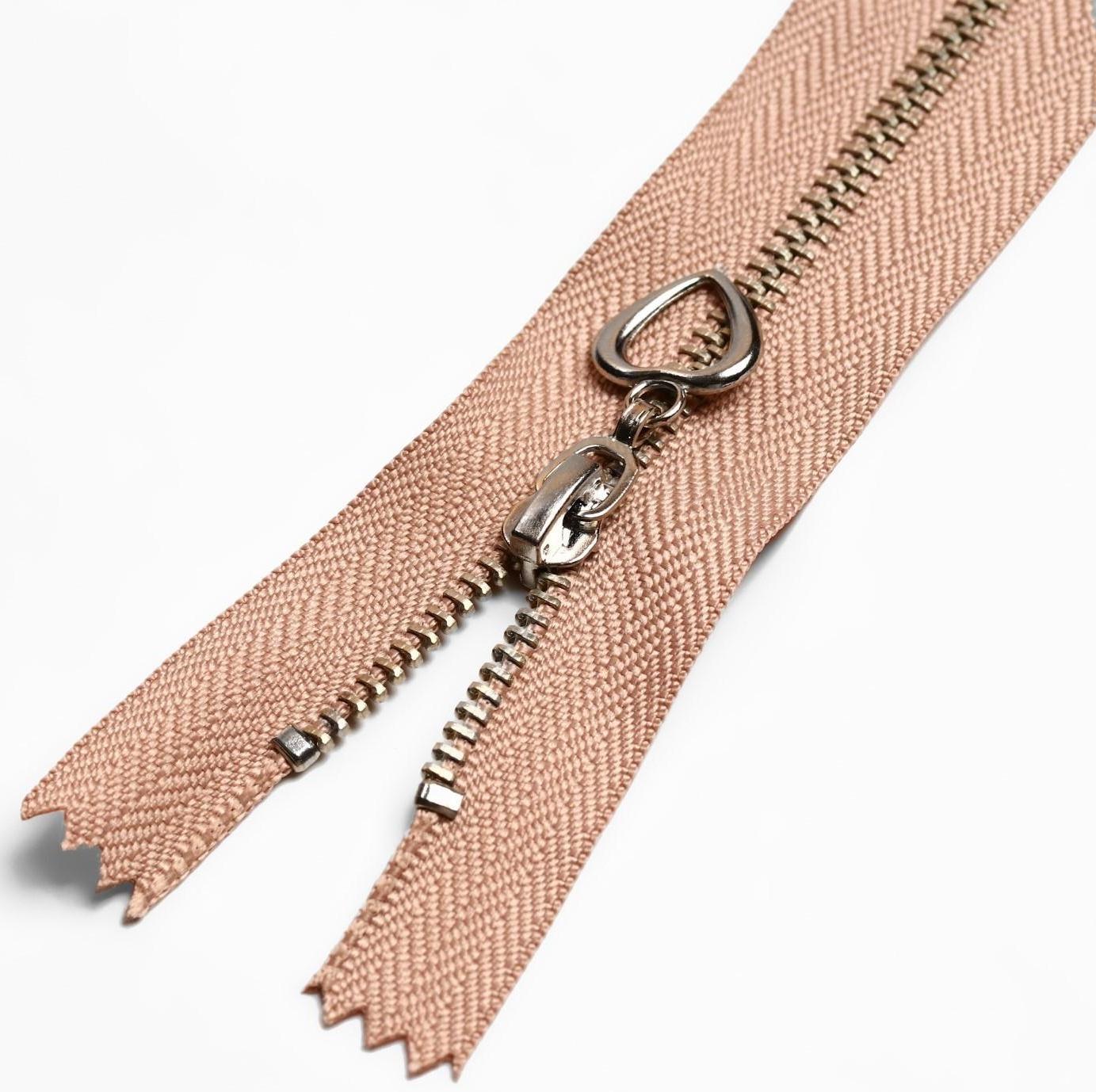 Молния металлическая, №3, неразъёмная, замок автомат, 15 см, цвет бежевый/серебряный