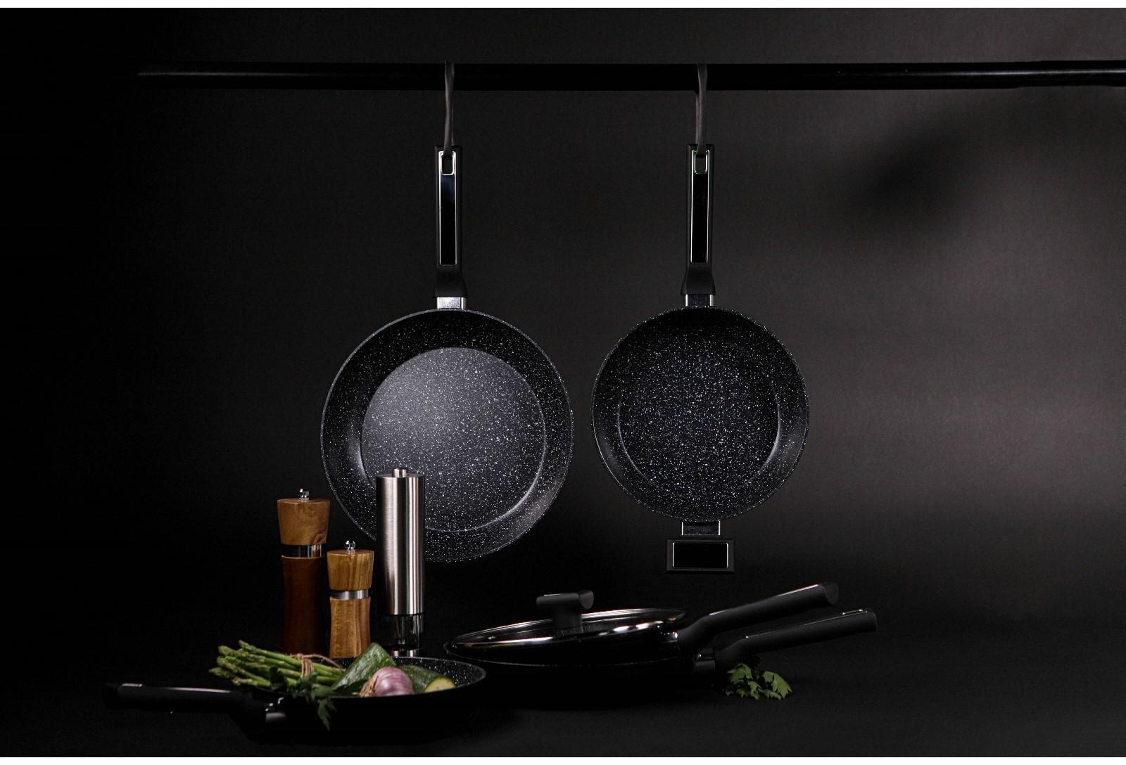 Сковорода Magistro Warrior, d=24 см, h=6,3 см, со стеклянной крышкой, ручка soft-touch, антипригарное покрытие, индукция