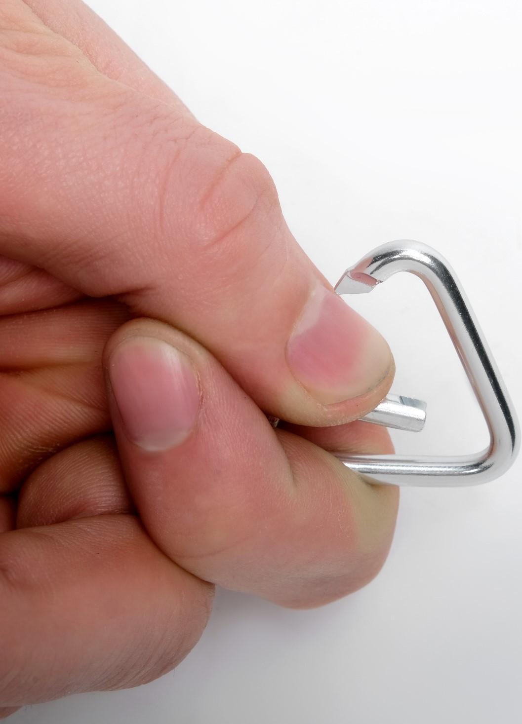 Карабин треугольник, 4см, микс