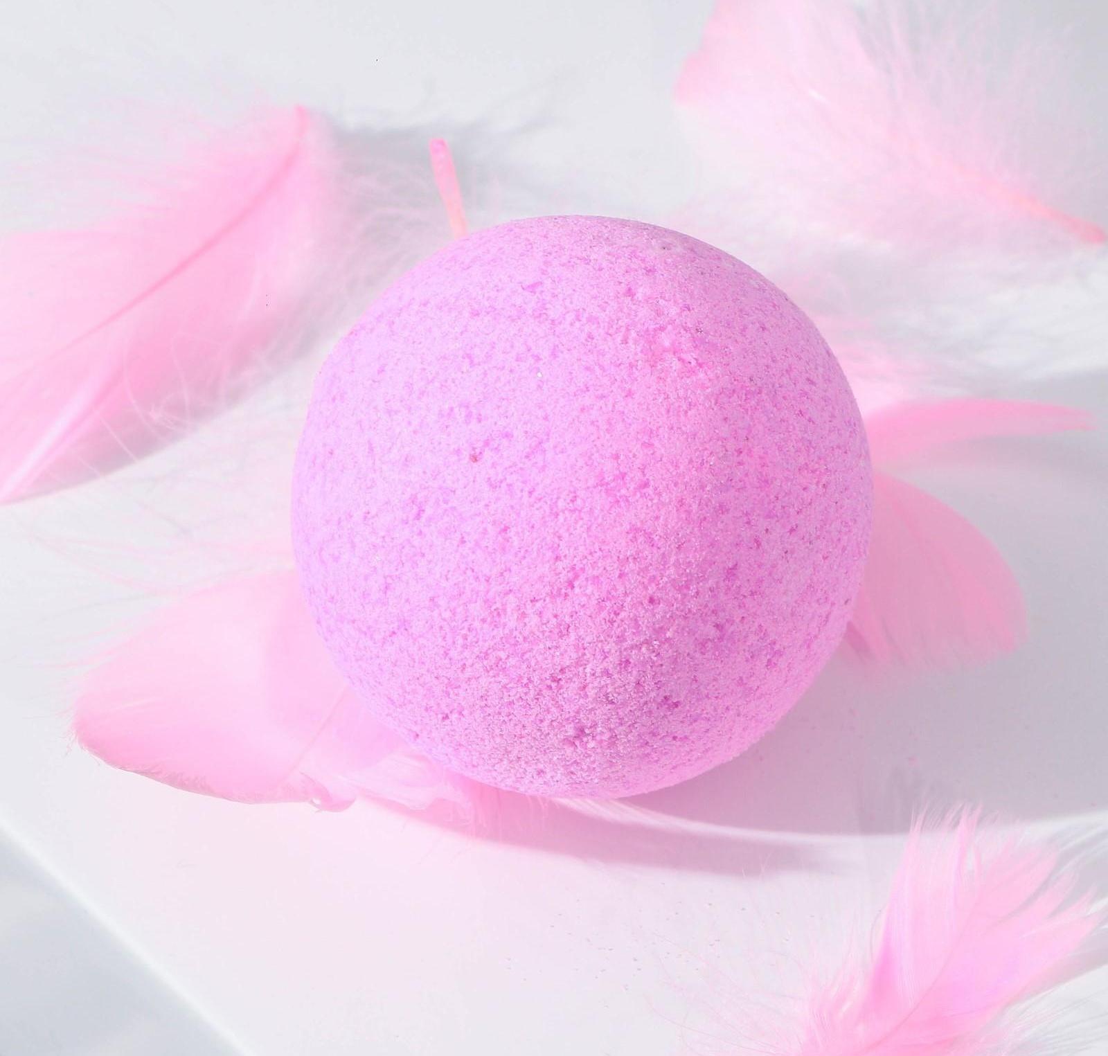 Бомбочка для ванны PINK-LOVE, ягодный аромат,130 г.