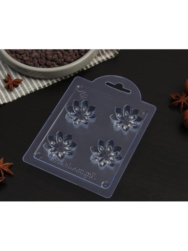 Форма для шоколада и конфет «Бадьян», 3,5×3,5×1,1 см, цвет прозрачный