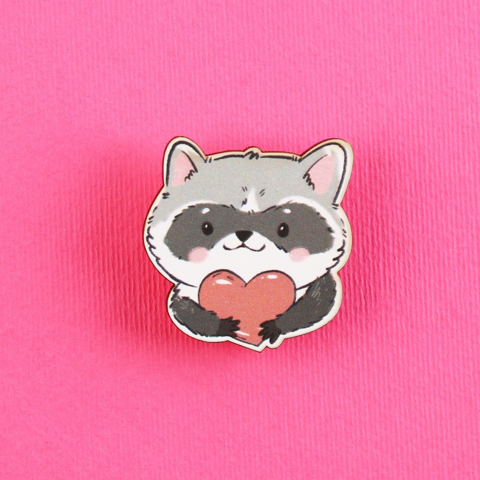 Значок-талисман деревянный «Енот»,3,2 х 3,3 см