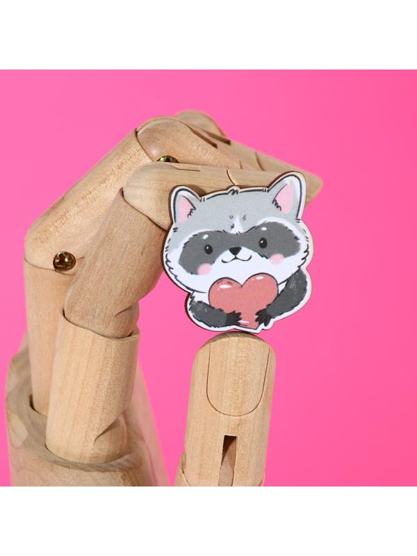 Значок-талисман деревянный «Енот»,3,2 х 3,3 см