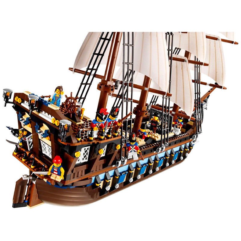 Конструктор «Огромный трехмачтовый имперский флагман» 18007 (Pirates 10210) / 1779 деталей