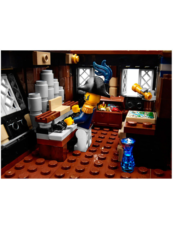 Конструктор «Огромный трехмачтовый имперский флагман» 18007 (Pirates 10210) / 1779 деталей