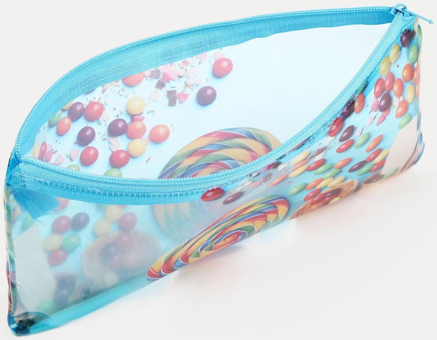 Косметичка-пенал на молнии, цвет голубой